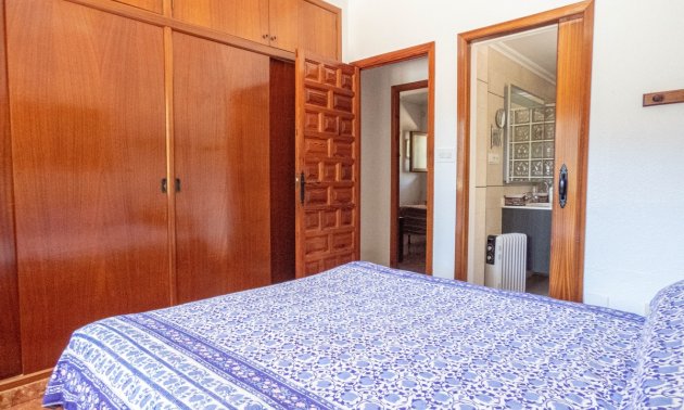 Resale - Villa -
Orihuela Costa - Dehesa de Campoamor