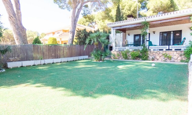 Resale - Villa -
Orihuela Costa - Dehesa de Campoamor