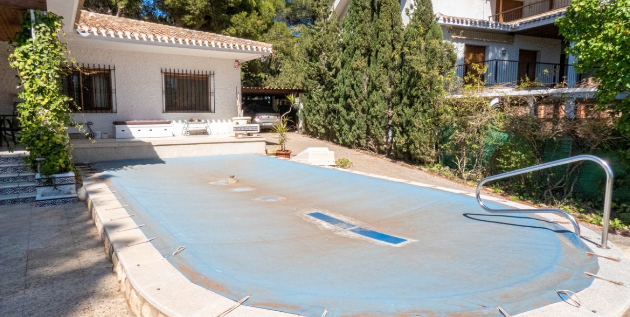 Resale - Villa -
Orihuela Costa - Dehesa de Campoamor