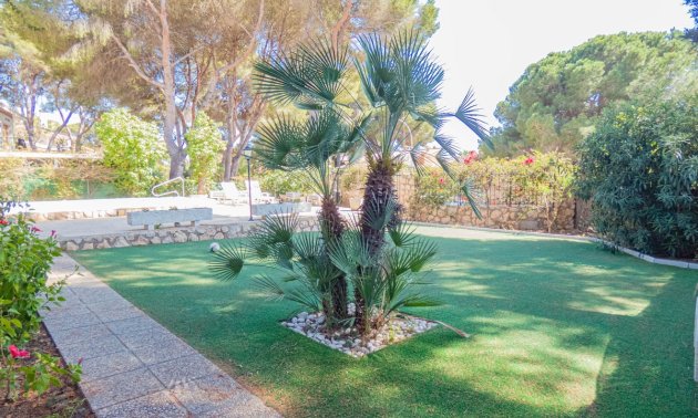 Resale - Villa -
Orihuela Costa - Dehesa de Campoamor