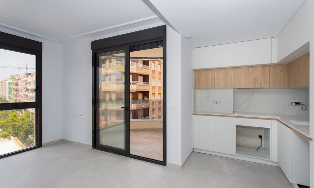 Resale - Apartment / flat -
Torrevieja - Torrevieja - Centre