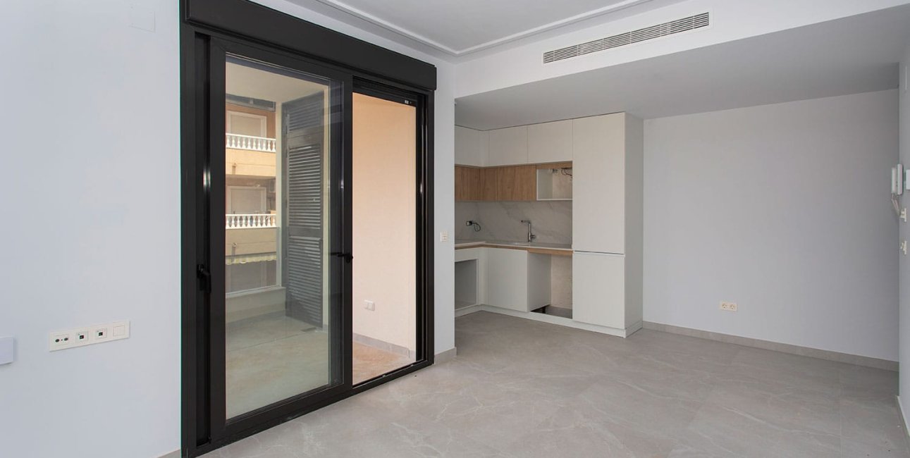 Resale - Apartment / flat -
Torrevieja - Torrevieja - Centre