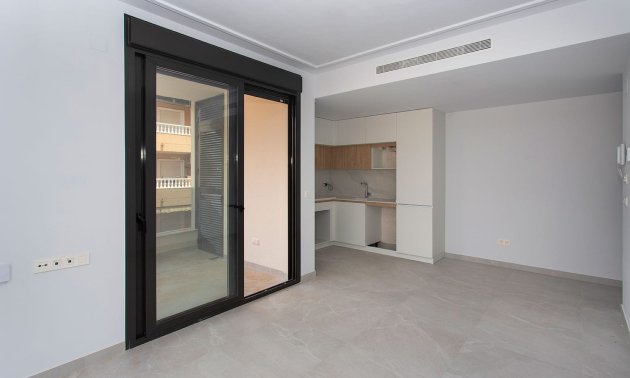 Resale - Apartment / flat -
Torrevieja - Torrevieja - Centre