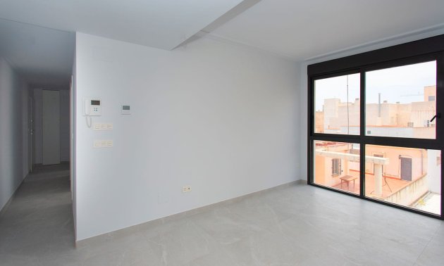 Resale - Apartment / flat -
Torrevieja - Torrevieja - Centre