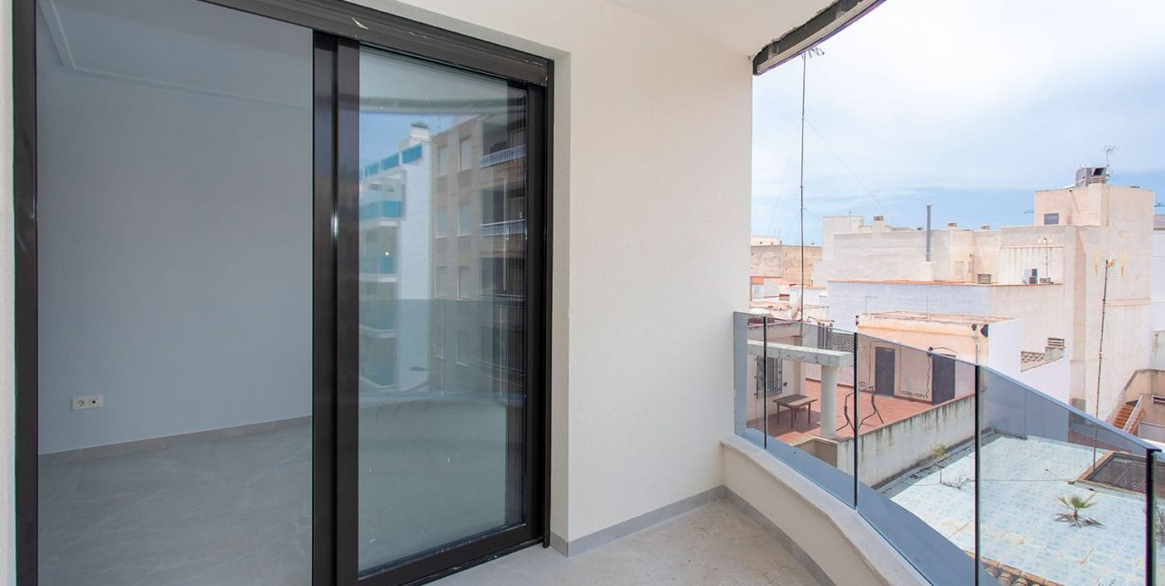 Resale - Apartment / flat -
Torrevieja - Torrevieja - Centre