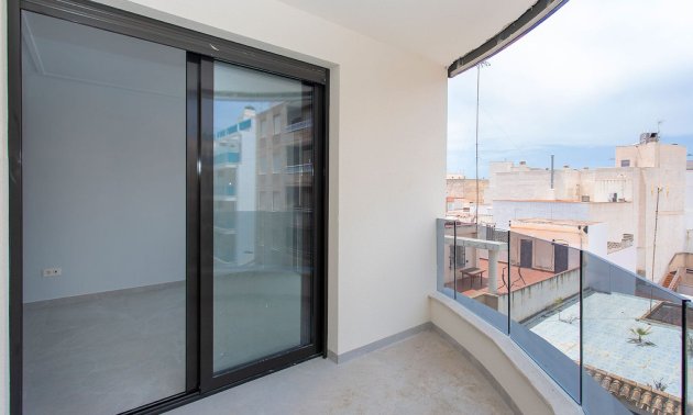 Resale - Apartment / flat -
Torrevieja - Torrevieja - Centre
