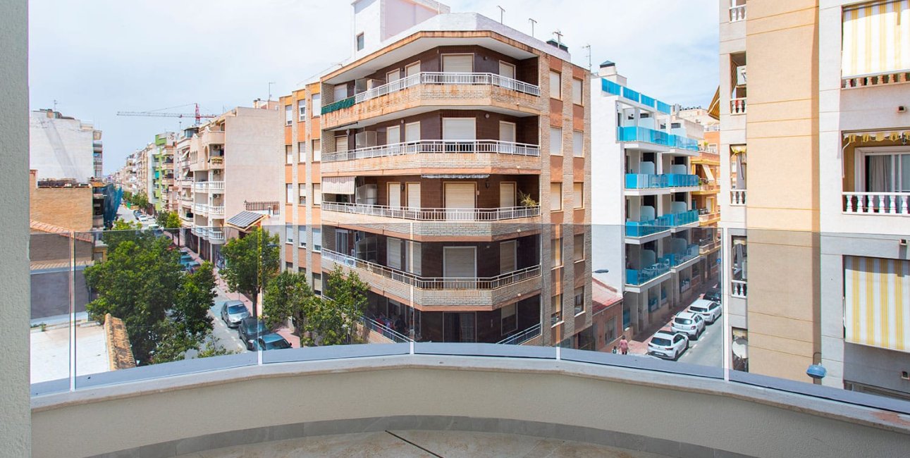 Resale - Apartment / flat -
Torrevieja - Torrevieja - Centre