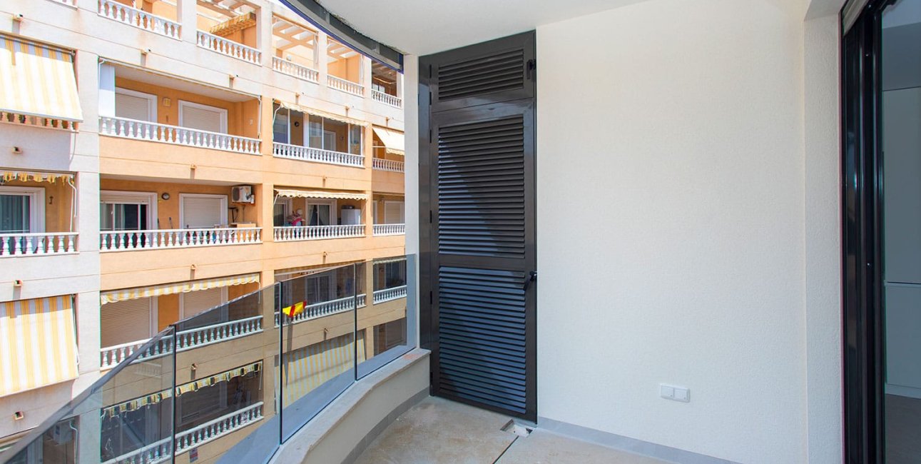 Resale - Apartment / flat -
Torrevieja - Torrevieja - Centre