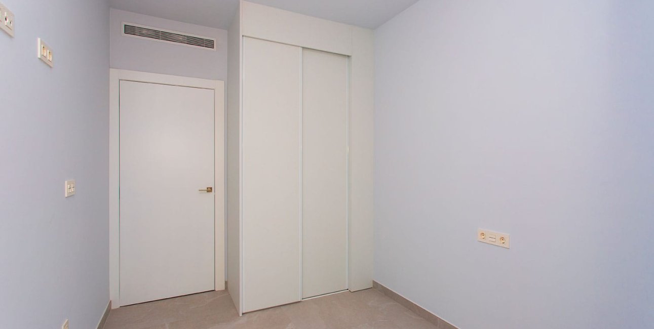 Resale - Apartment / flat -
Torrevieja - Torrevieja - Centre