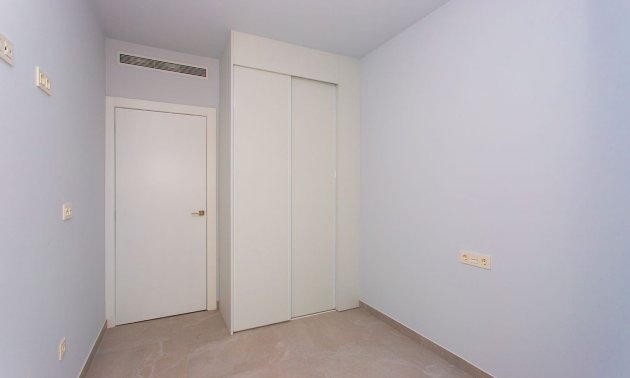 Resale - Apartment / flat -
Torrevieja - Torrevieja - Centre