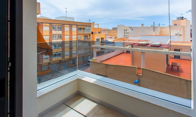 Resale - Apartment / flat -
Torrevieja - Torrevieja - Centre