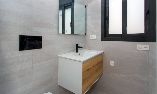 Resale - Apartment / flat -
Torrevieja - Torrevieja - Centre