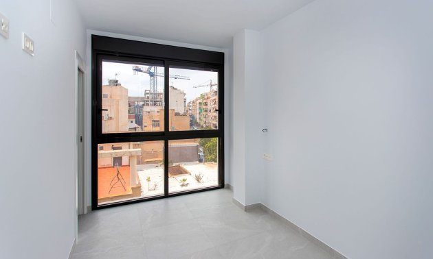 Resale - Apartment / flat -
Torrevieja - Torrevieja - Centre