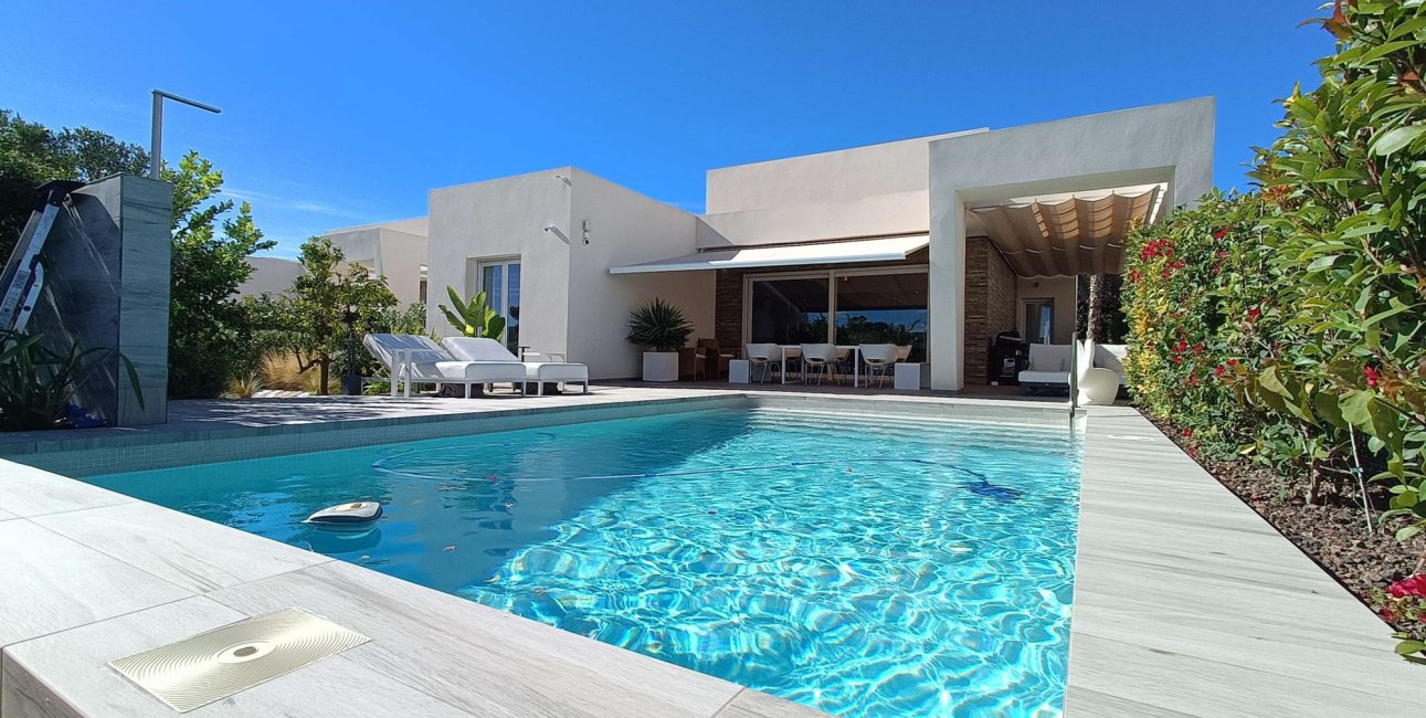 Resale - Villa -
Algorfa - La Finca Golf Resort