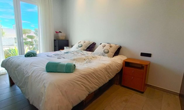 Resale - Villa -
Algorfa - La Finca Golf Resort