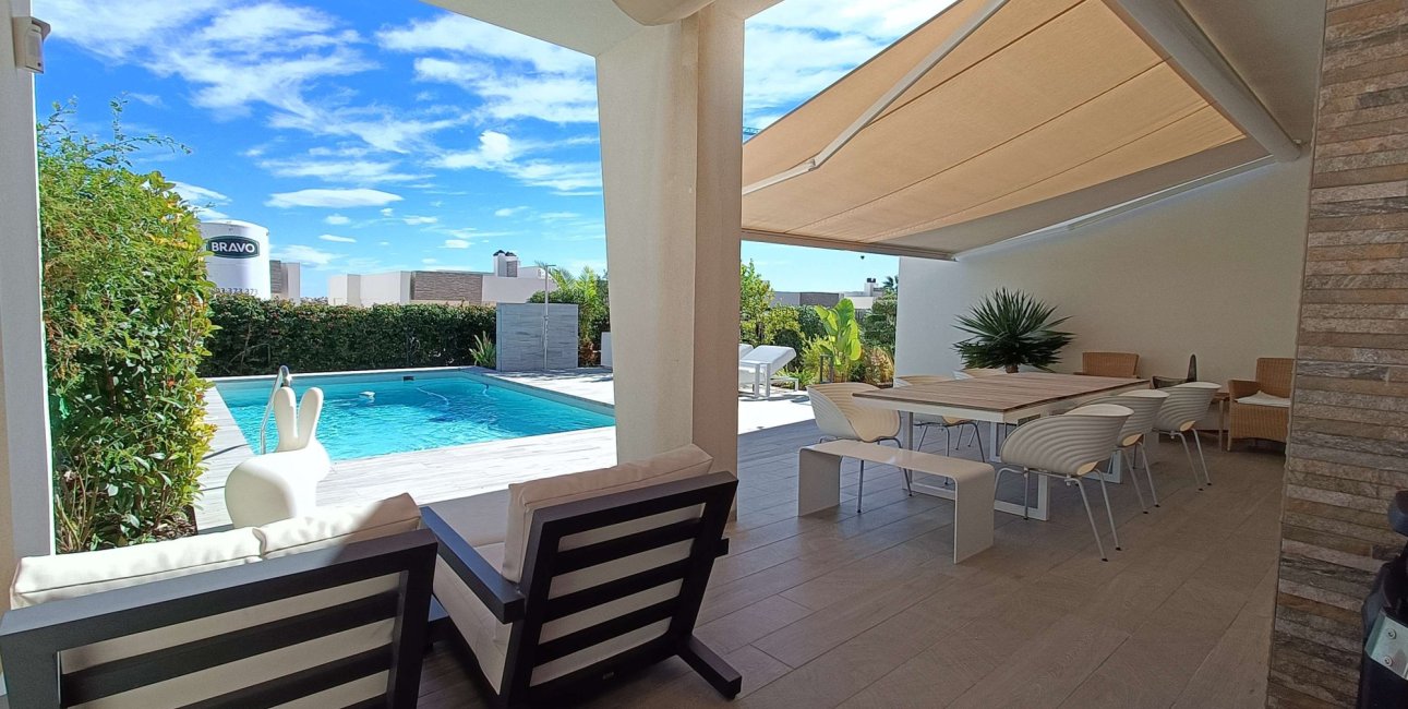 Resale - Villa -
Algorfa - La Finca Golf Resort