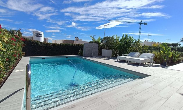 Resale - Villa -
Algorfa - La Finca Golf Resort