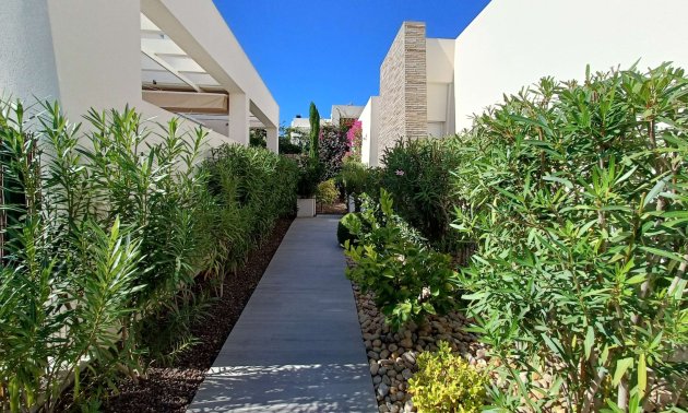 Resale - Villa -
Algorfa - La Finca Golf Resort