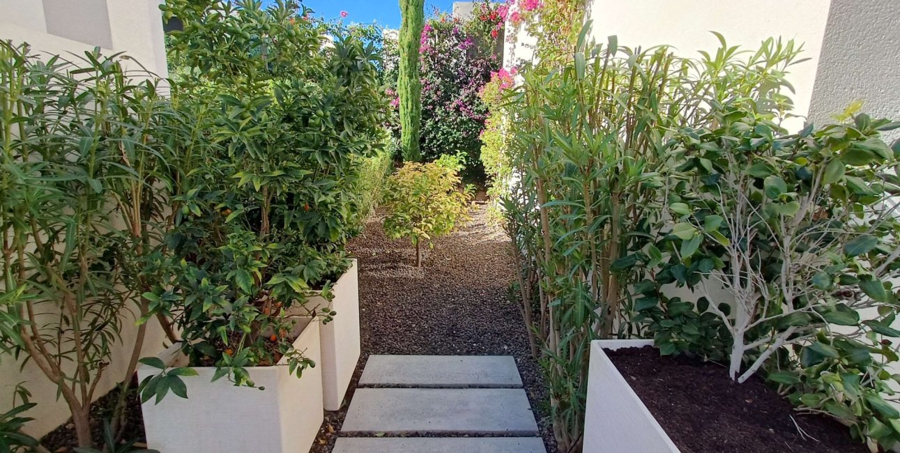 Resale - Villa -
Algorfa - La Finca Golf Resort