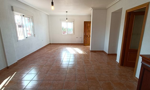 Resale - Villa -
Orihuela Costa - Lomas de Don Juan