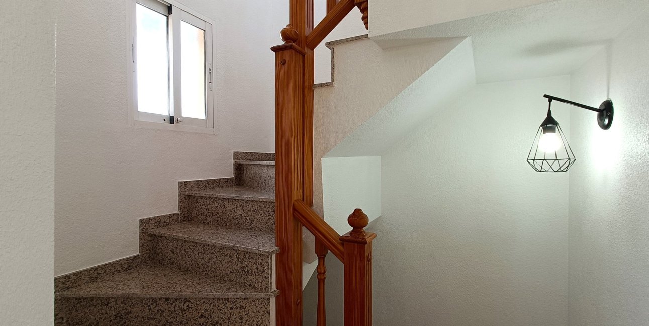 Resale - Villa -
Orihuela Costa - Lomas de Don Juan