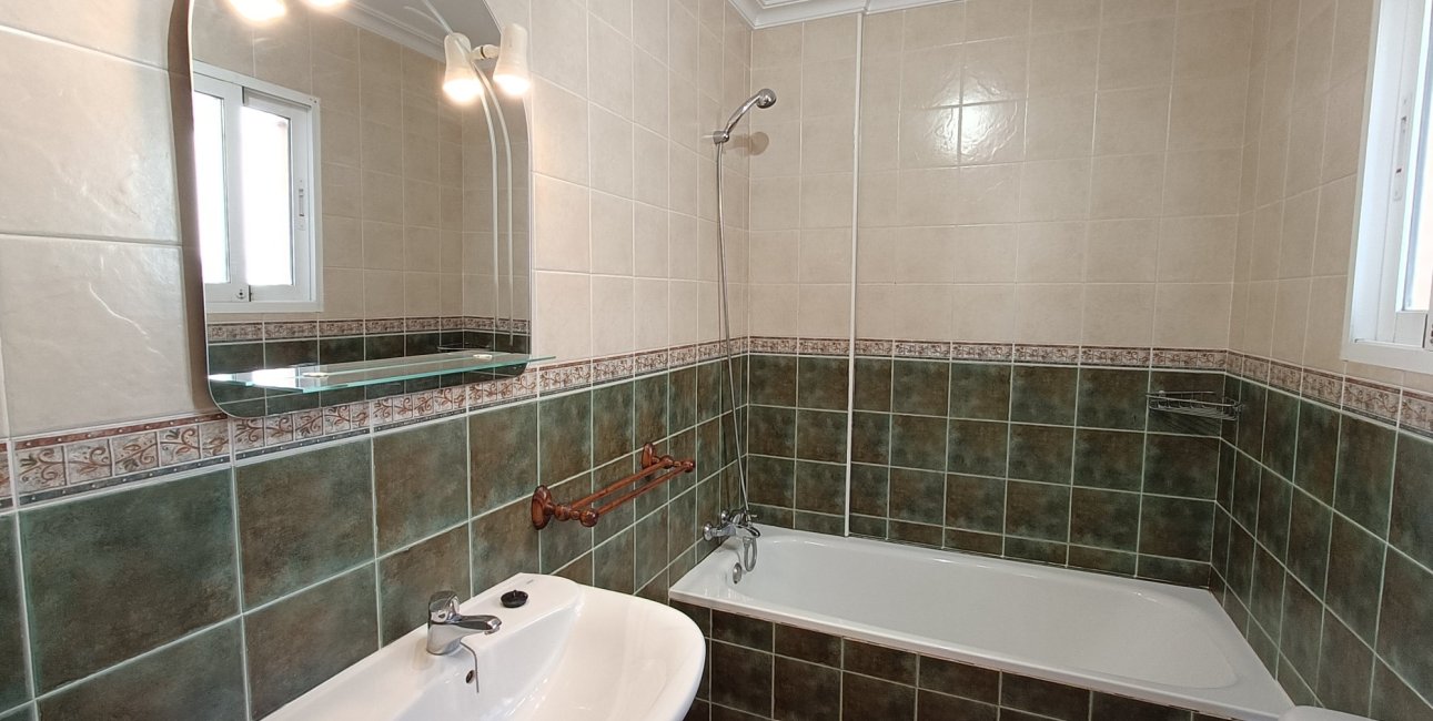 Resale - Villa -
Orihuela Costa - Lomas de Don Juan