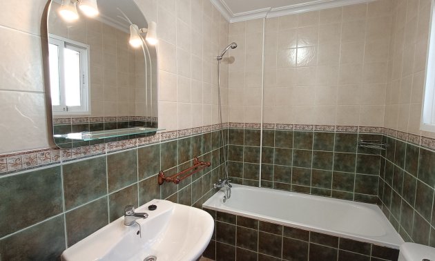 Resale - Villa -
Orihuela Costa - Lomas de Don Juan