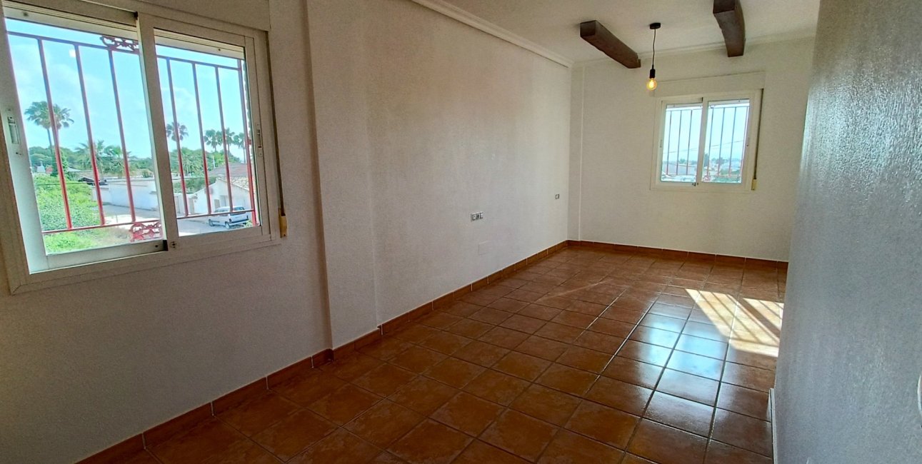 Resale - Villa -
Orihuela Costa - Lomas de Don Juan
