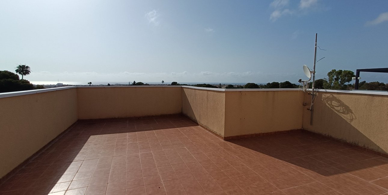 Resale - Villa -
Orihuela Costa - Lomas de Don Juan