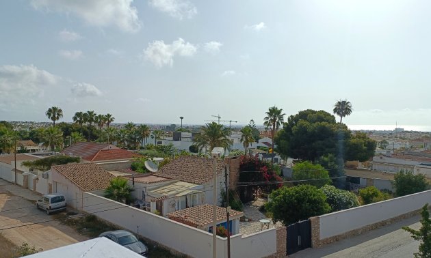 Resale - Villa -
Orihuela Costa - Lomas de Don Juan