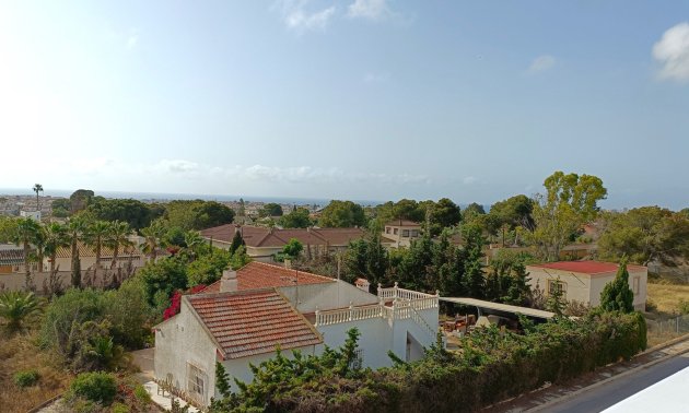 Resale - Villa -
Orihuela Costa - Lomas de Don Juan