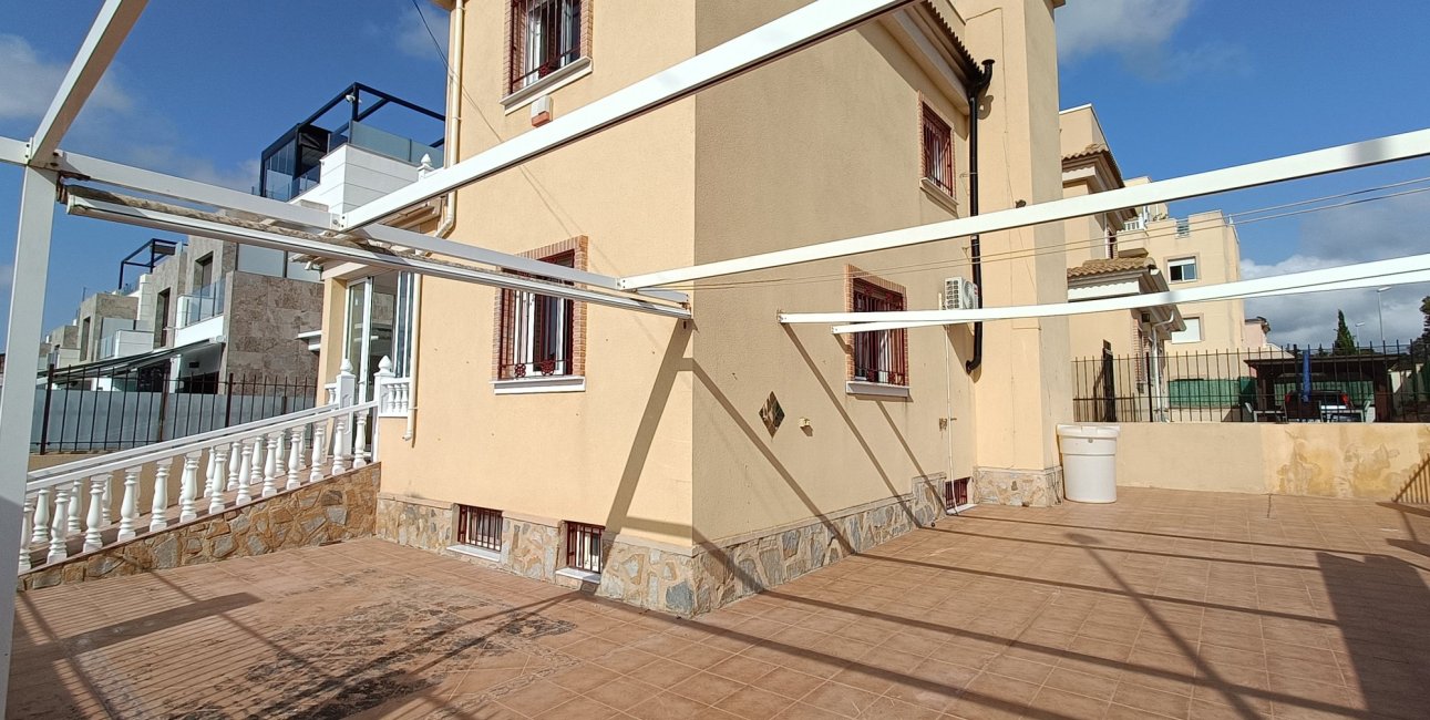 Resale - Villa -
Orihuela Costa - Lomas de Don Juan