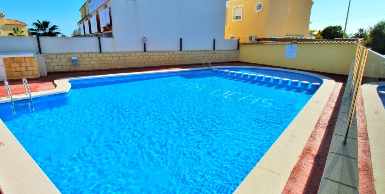 Resale - Villa -
Orihuela Costa - Lomas de Don Juan