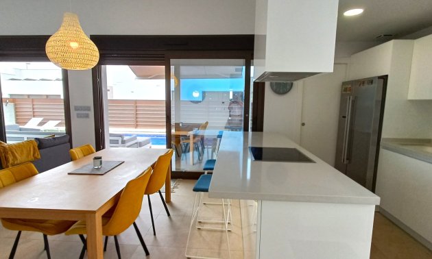 Resale - Villa -
Los Montesinos - Entre Naranjos / Vistabella Golf