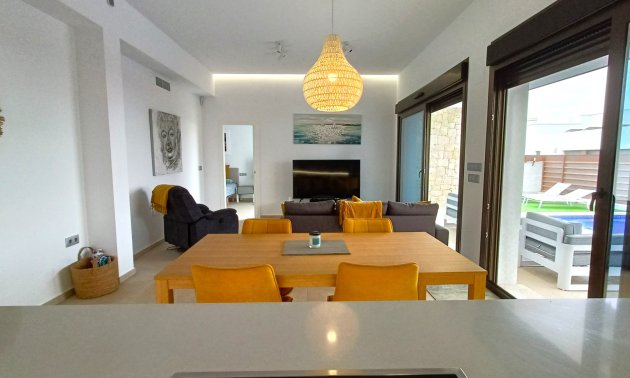 Resale - Villa -
Los Montesinos - Entre Naranjos / Vistabella Golf