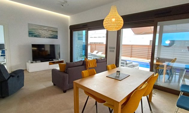 Resale - Villa -
Los Montesinos - Entre Naranjos / Vistabella Golf