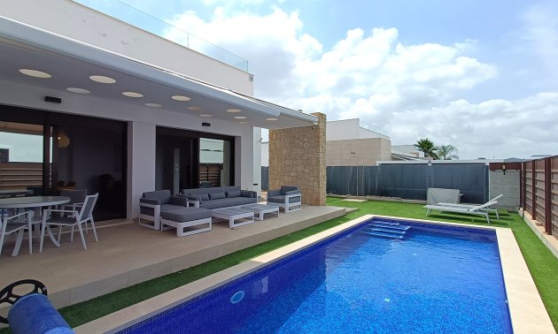 Resale - Villa -
Los Montesinos - Entre Naranjos / Vistabella Golf