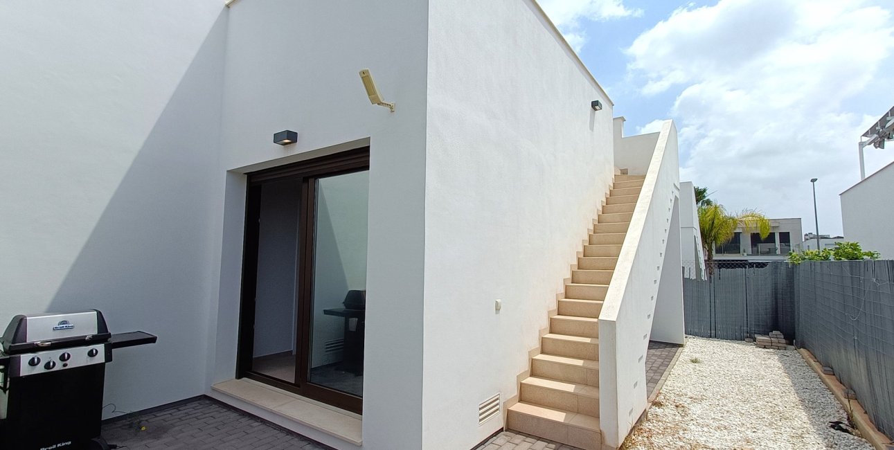 Resale - Villa -
Los Montesinos - Entre Naranjos / Vistabella Golf