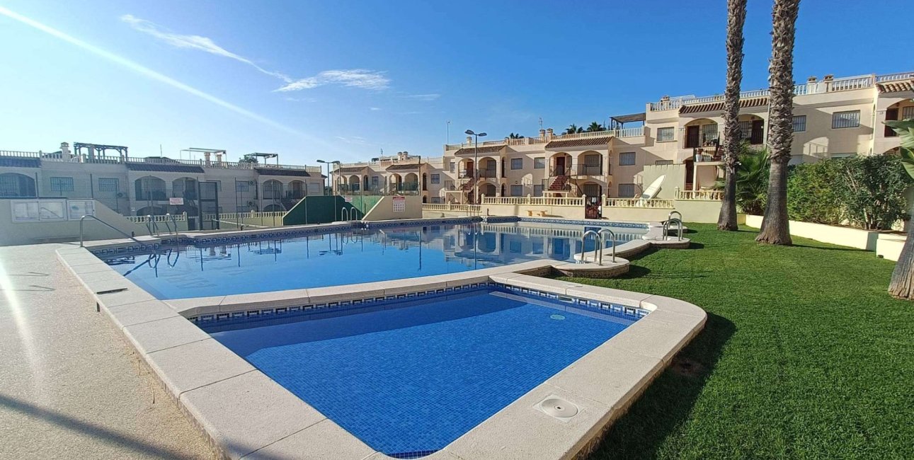 Resale - Bungalow -
Algorfa - Montemar