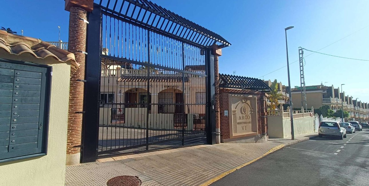 Resale - Bungalow -
Algorfa - Montemar