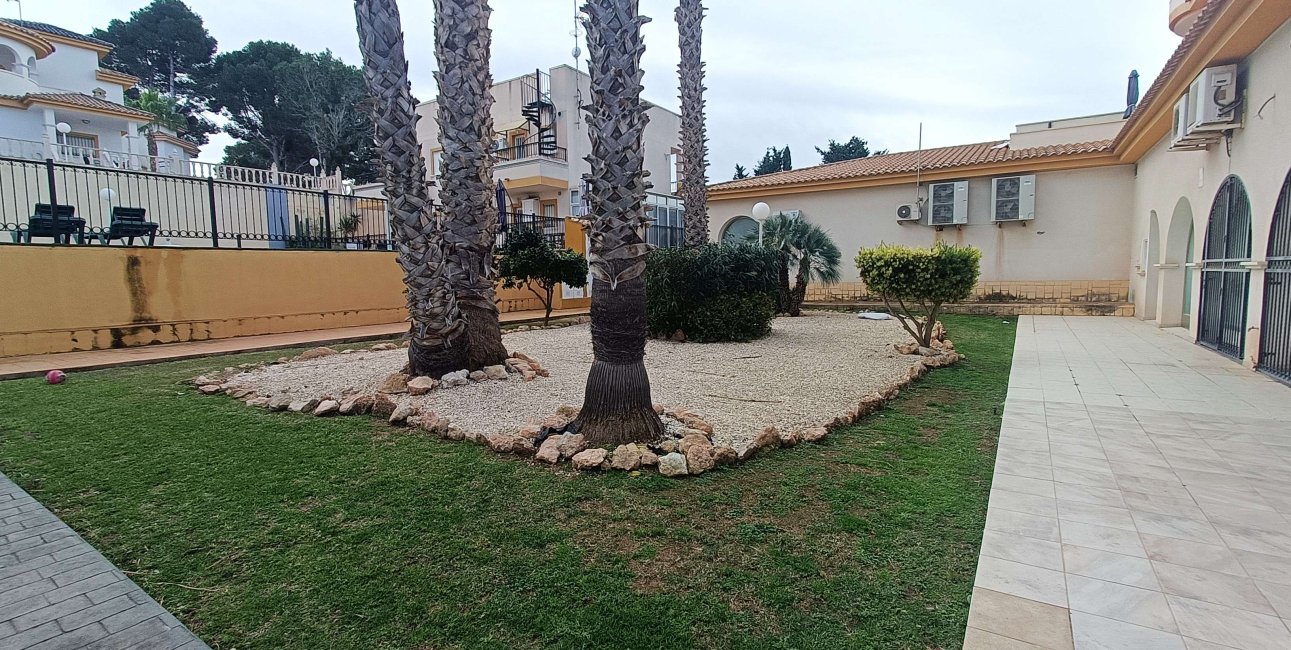 Resale - Apartment / flat -
Orihuela Costa - Villamartin
