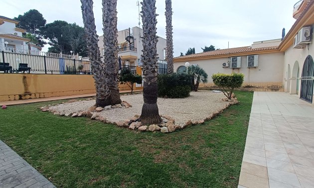 Resale - Apartment / flat -
Orihuela Costa - Villamartin