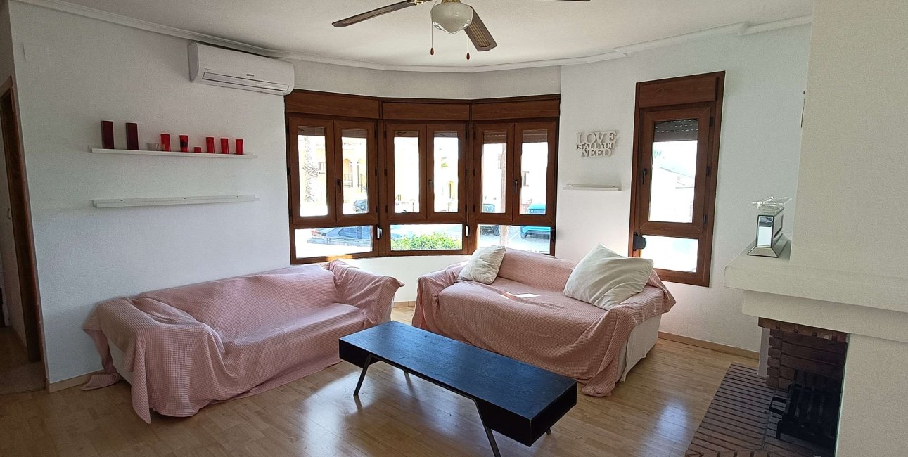 Resale - Villa -
Algorfa - La Finca Golf Resort