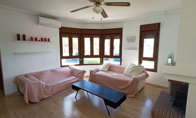 Resale - Villa -
Algorfa - La Finca Golf Resort
