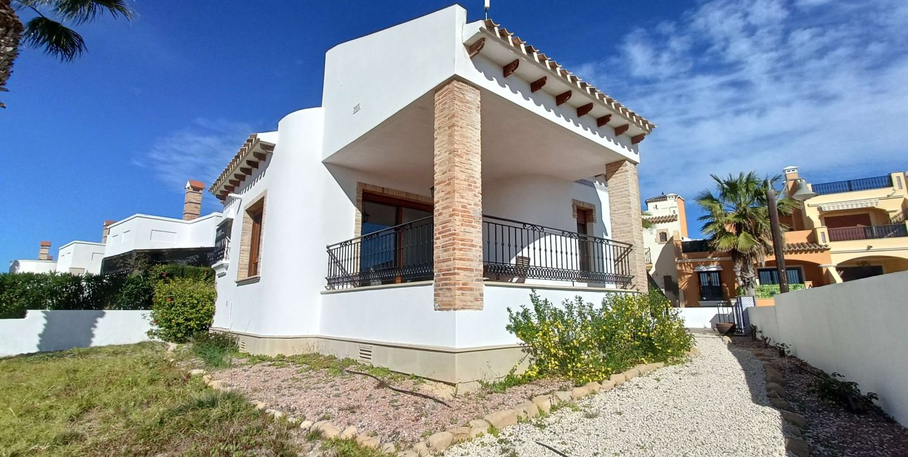 Resale - Villa -
Algorfa - La Finca Golf Resort