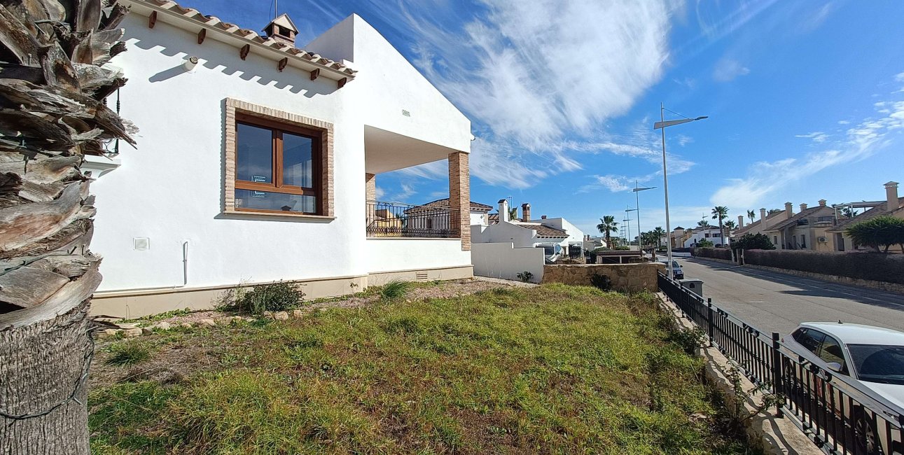 Resale - Villa -
Algorfa - La Finca Golf Resort