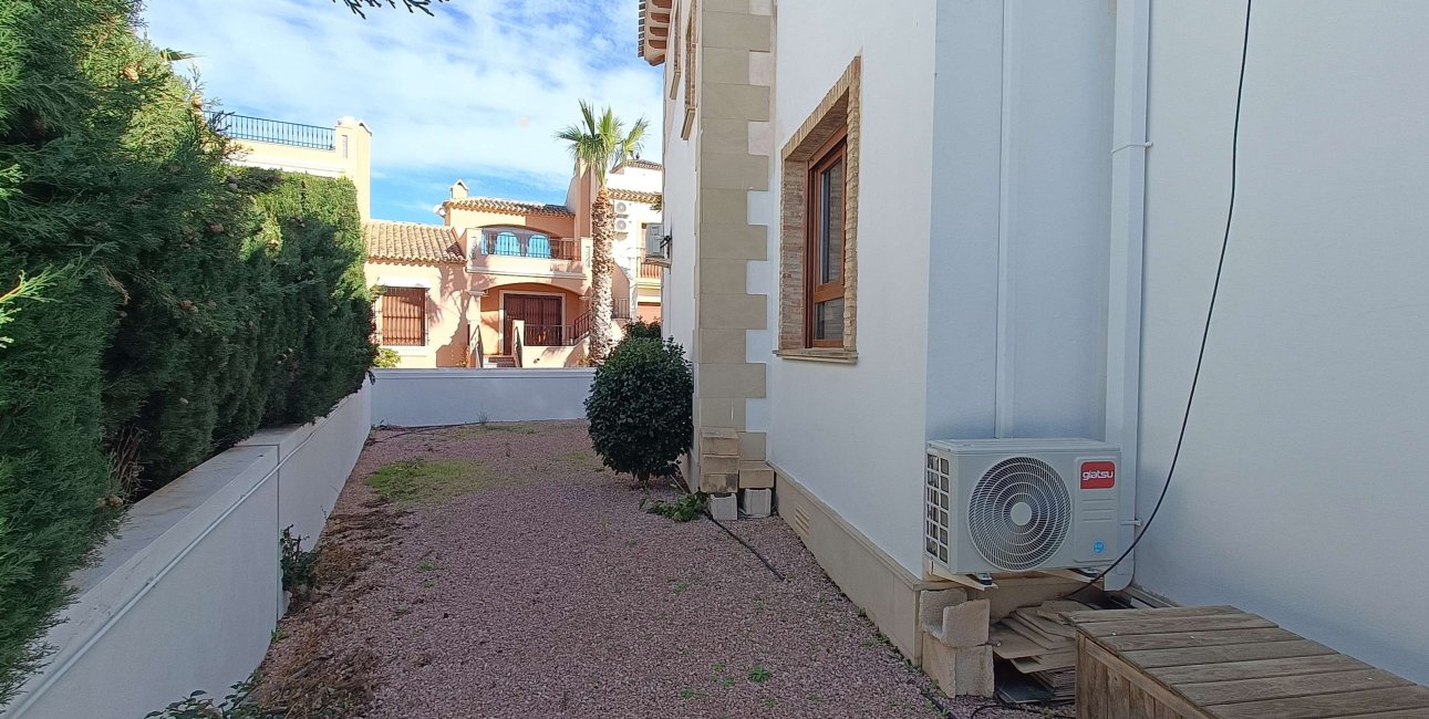 Resale - Villa -
Algorfa - La Finca Golf Resort