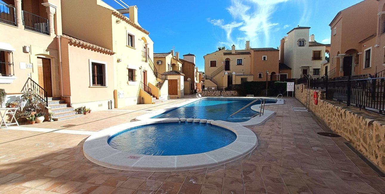 Resale - Villa -
Algorfa - La Finca Golf Resort