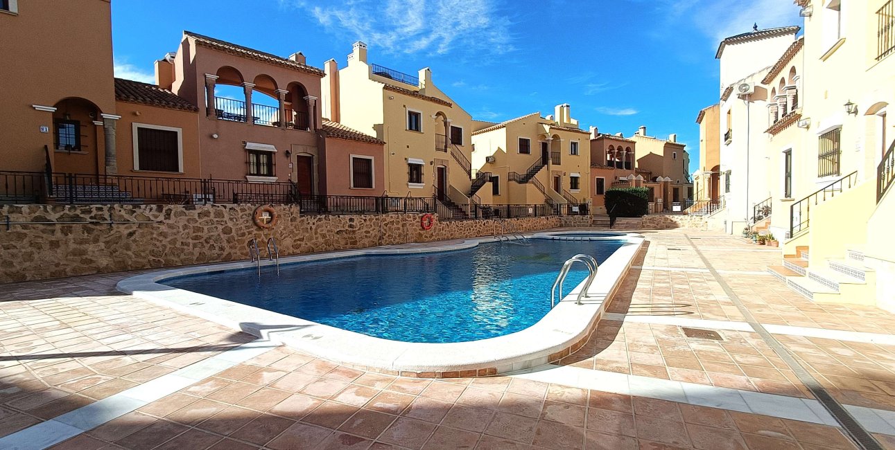 Resale - Villa -
Algorfa - La Finca Golf Resort
