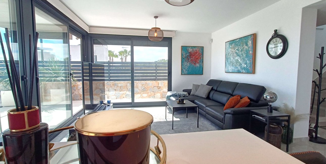 Resale - Villa -
Algorfa - La Finca Golf Resort